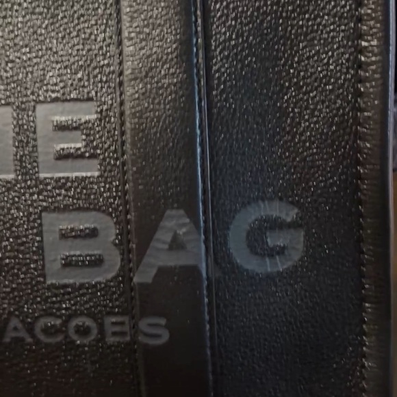 Marc Jacobs Black The Tote Leather Medium with Matching Charm Crossbody RESERVED - Picture 4 of 16